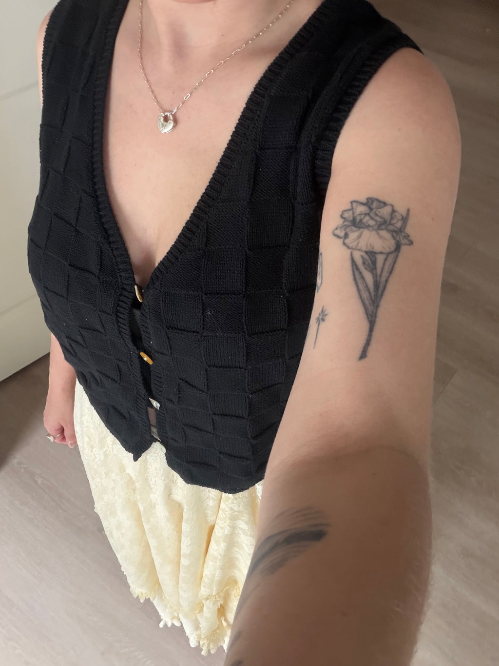Basket Weave V-Neck Sleeveless Vest