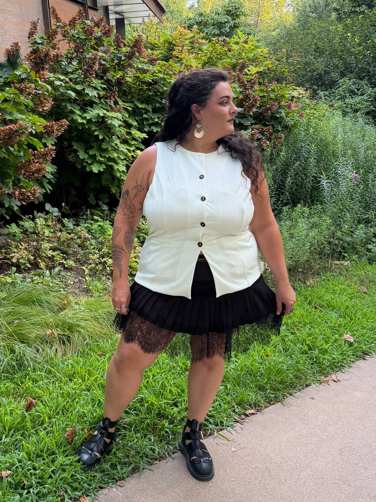 Textured Knit Button-Front Vest Top (PLUS)